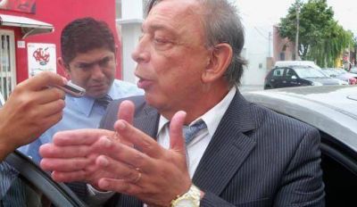 Z�ccaro adelant� la llegada de una aduana a Pilar 