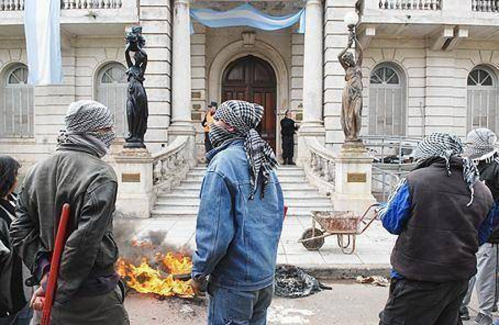 El MTC levant� la manifestaci�n luego de las promesas del gobierno