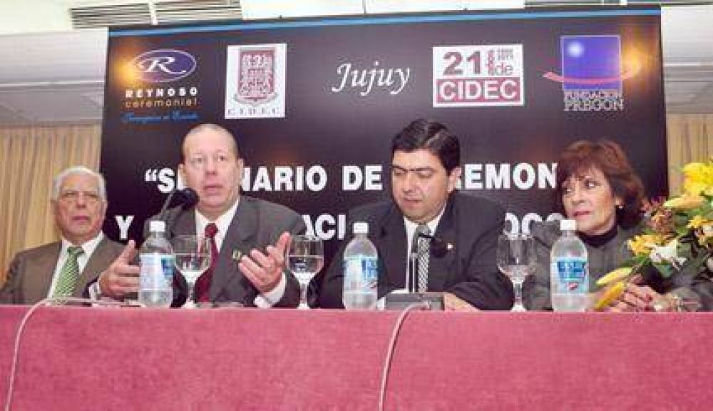 Numeroso p�blico asisti�  A seminario de ceremonial