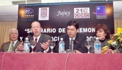 Numeroso p�blico asisti�  A seminario de ceremonial