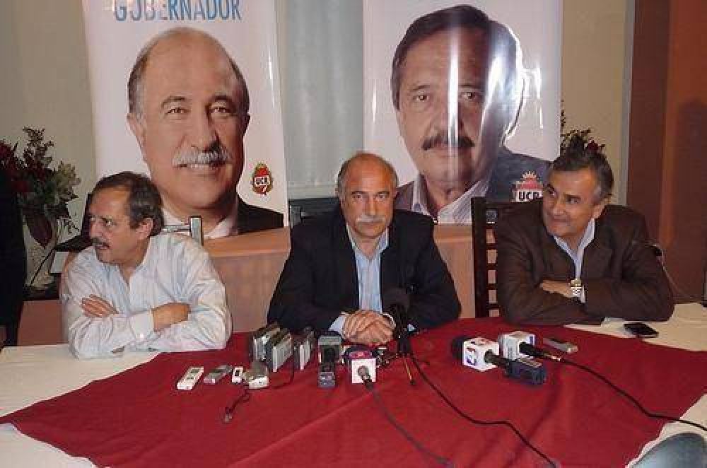 Ricardo Alfons�n en Jujuy:  �hay que pensar en el futuro�