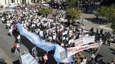 Nueva marcha m�dica y medidas de fuerza sorpresivas para presionar al PE