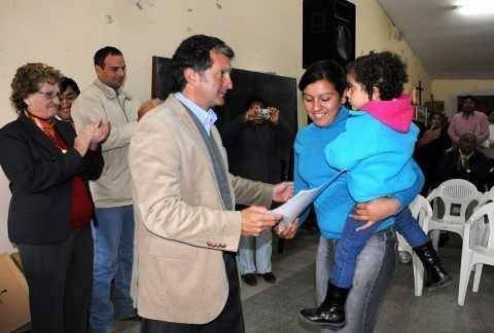 Entregaron m�s escrituras en Rosario de la Frontera