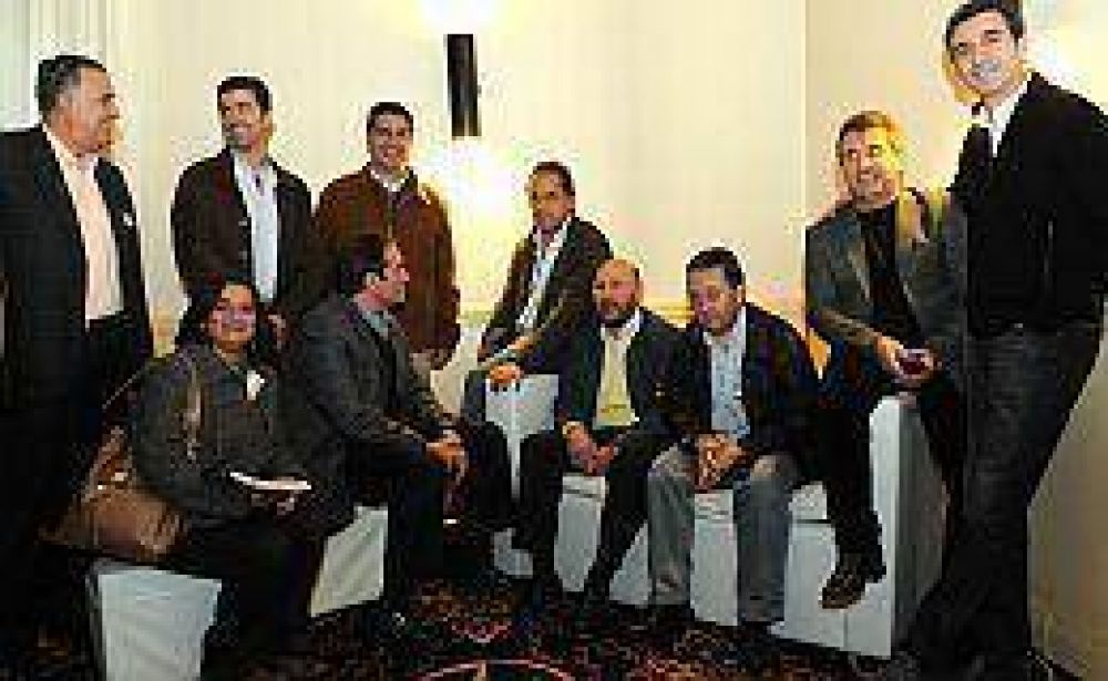 Con expl�cito apoyo a reelecci�n de Cristina, finaliz� Congreso del PJ