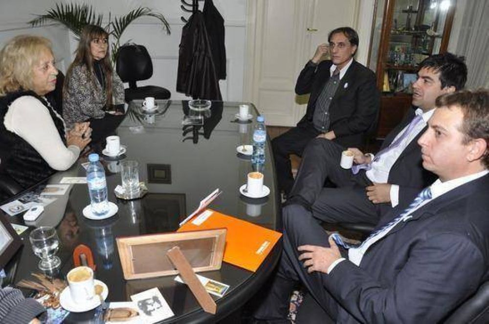 Reuni�n de la Intendente Giroldi con el Director Provincial de Relaciones con la Comunidad