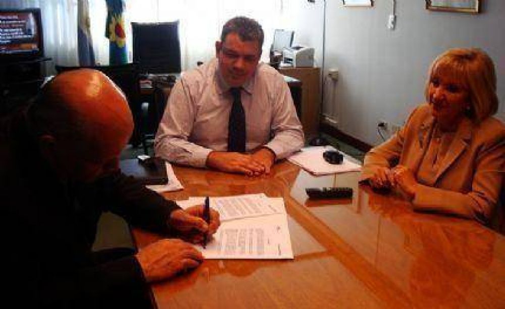 Anunciaron la construcci�n de viviendas para Pergamino