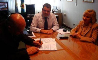 Anunciaron la construcci�n de viviendas para Pergamino