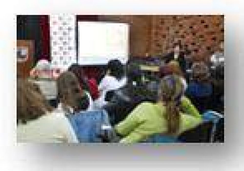 LAN�S - EL MUNICIPIO Y LA PROVINCIA JUNTOS PARA REDUCIR LA MORTALIDAD MATERNO INFANTIL  