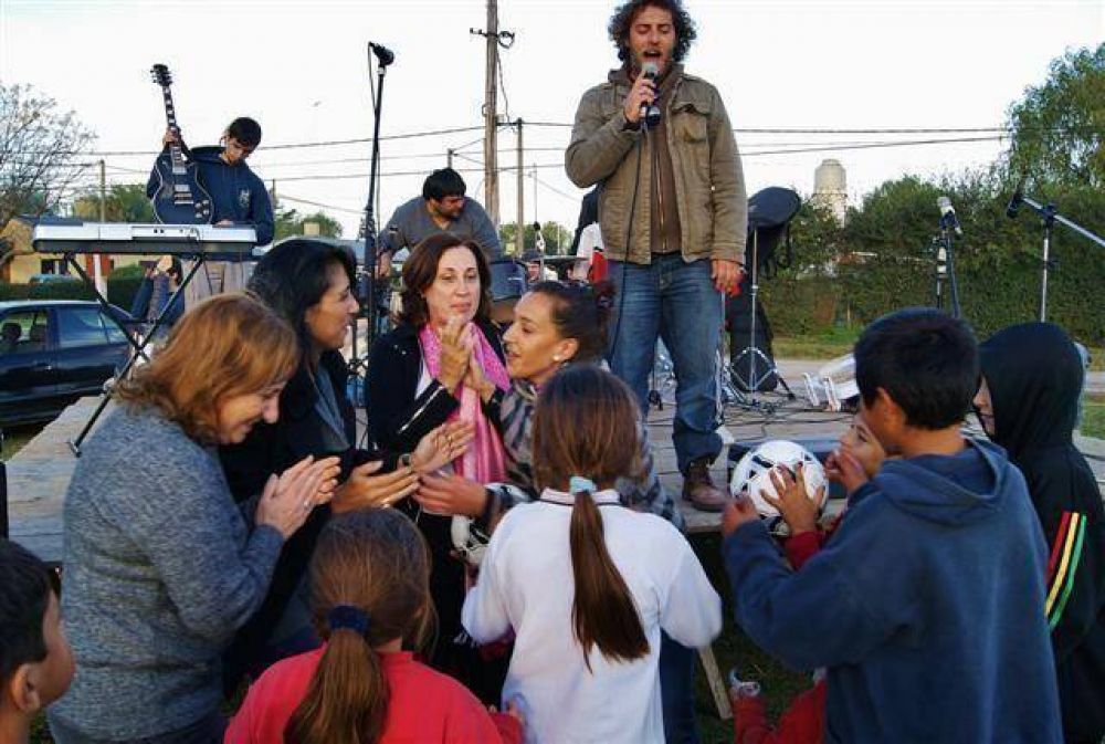 LUJ�N - JORNADA CULTURAL Y SOLIDARIA EN EL BARRIO EVA PERON