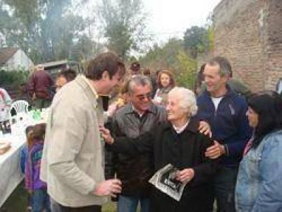 Oscar Luciani en el Centro de Atenci�n Primaria del Barrio Villa del Parque