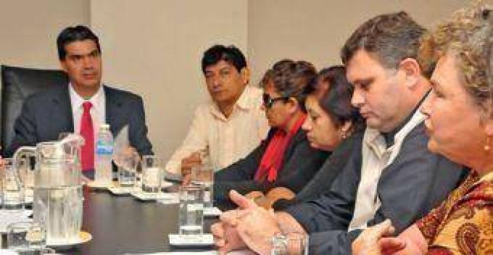 Capitanich busca evitar usurpaciones en Castelli
