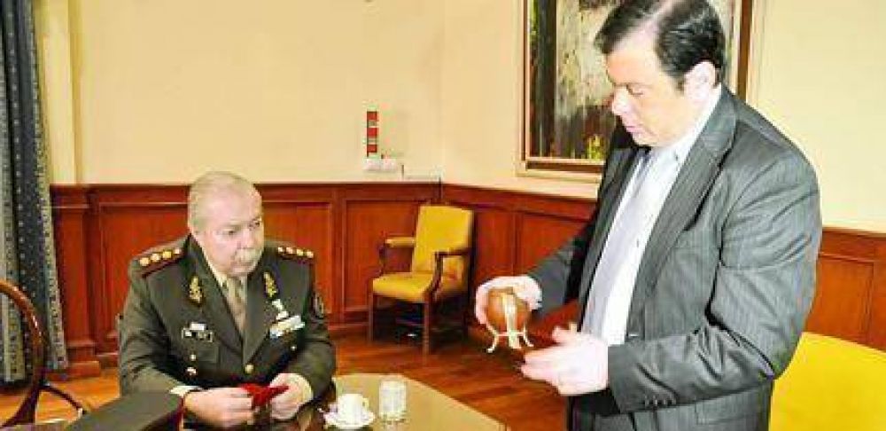 Autoridades del Ej�rcito destacaron a Zamora por la atenci�n a ex combatientes