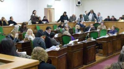 En medio de reproches cruzados, aprobaron la Rendici�n de Garc�a