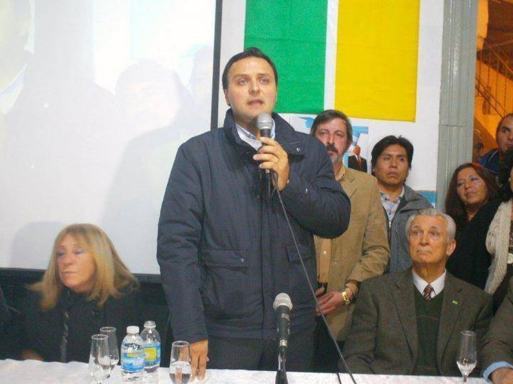 Daniel Ivoskus inaugur� un centro pol�tico del Frente para la Victoria