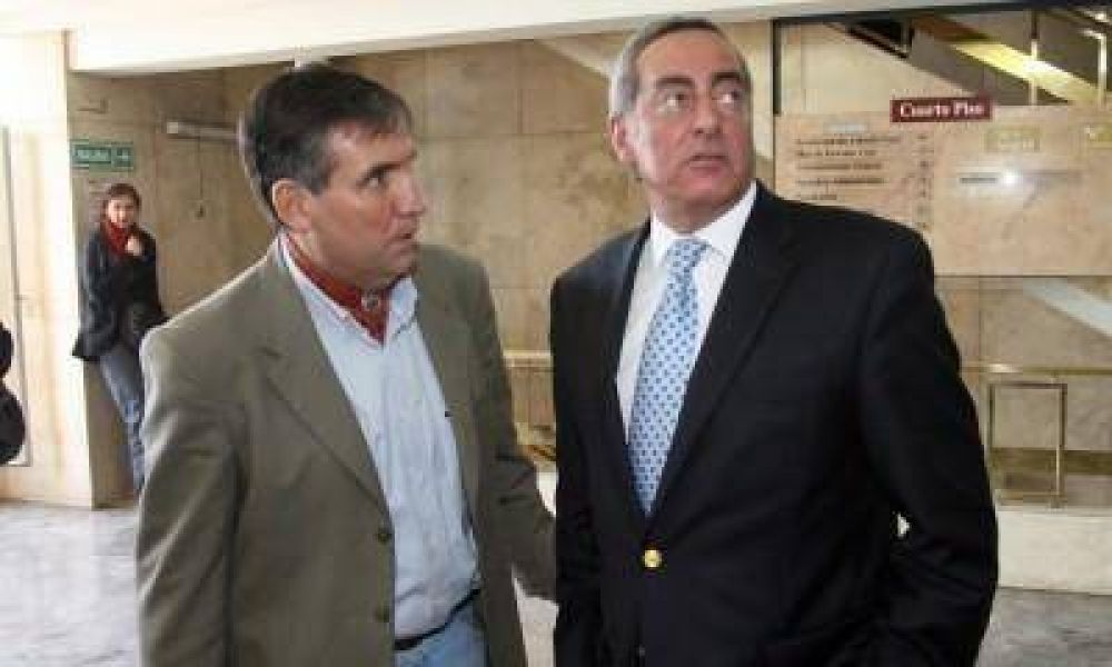 V�ctor Fayad "mand�" a Jaque a estudiar la Constituci�n