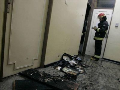 Un incendio en un edificio de Col�n y Mitre oblig� a evacuar a unas 80 personas