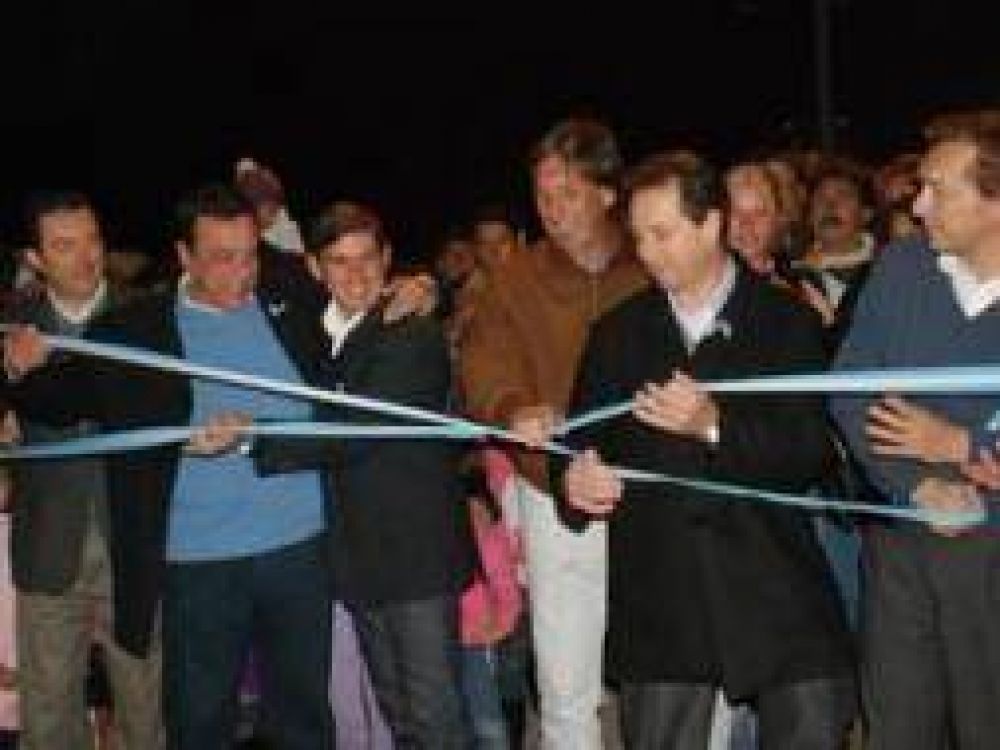 Z�rate: Sin la presencia de Scioli, C�ffaro inaugur� el primer tramo de la Av. Ant�rtida Argentina