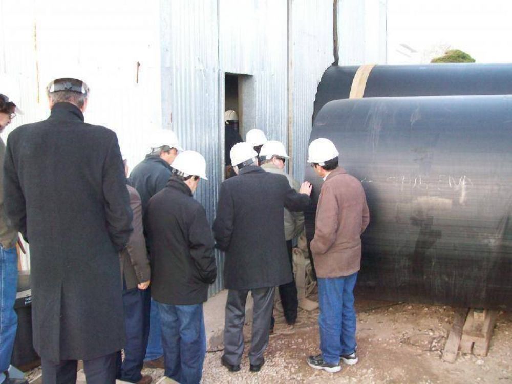 OSSE - DECANOS DE INGENIER�A DE TODO EL PA�S RECORRIERON LAS OBRAS DEL EMISARIO SUBMARINO
