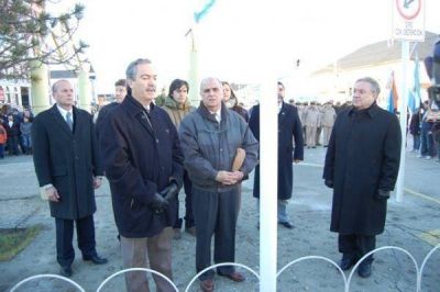 �Tenemos que desempolvar nuestra Constituci�n y sacarla de los cajones"
