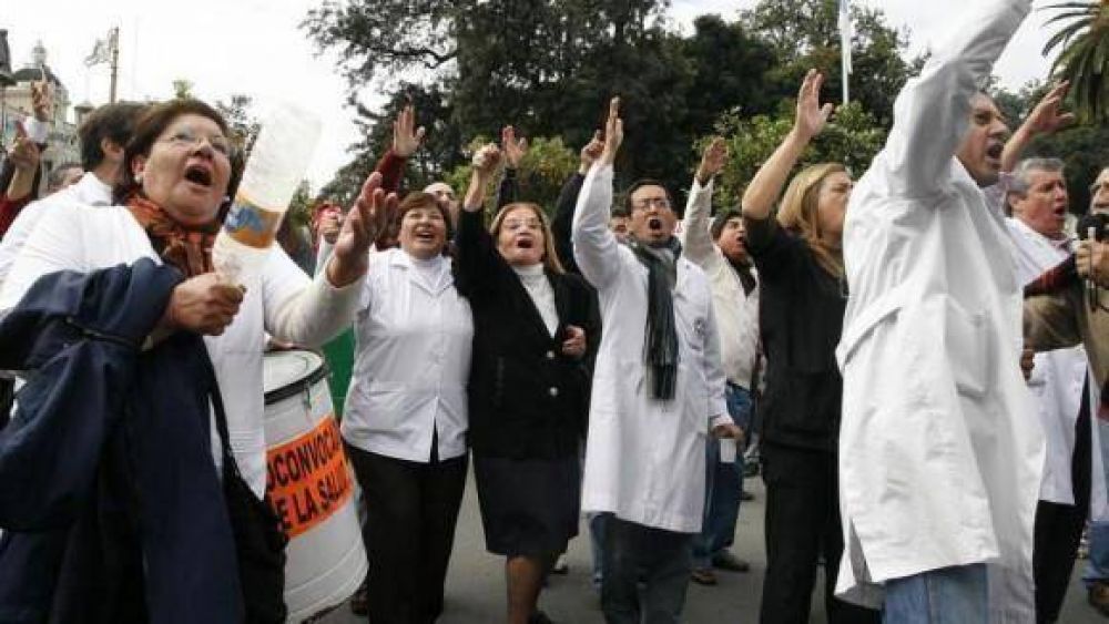 Indignados con el Gobierno, los m�dicos amenazan con la �desobediencia civil�