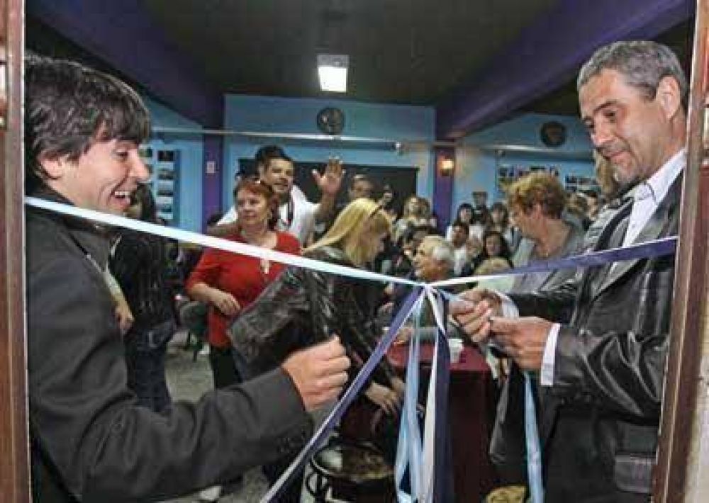 Inauguraron el nuevo Multiespacio Cultural del Club San Mart�n �SarandiArte� 