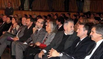 La tensi�n entre el Kirchnerismo y el PJ emergi� en el acto de los SRT 