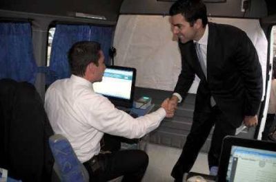 �Queremos acercar el Estado cada vez m�s a la gente� dijo Urtubey en su visita al m�vil de Documentaci�n R�pida