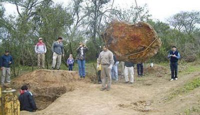 Zamora anunci� que se exhibir� en el CCB el meteorito de Quimil�