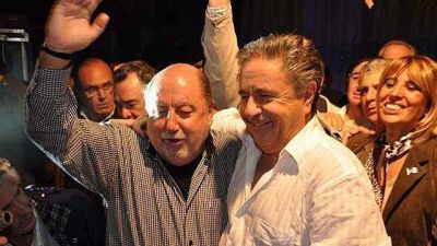 Strassera asegur� que Busti sigue hablando con Duhalde