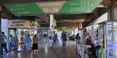 Retraso y suspensi�n de viajes en terminal de Mendoza por un paro sorpresivo