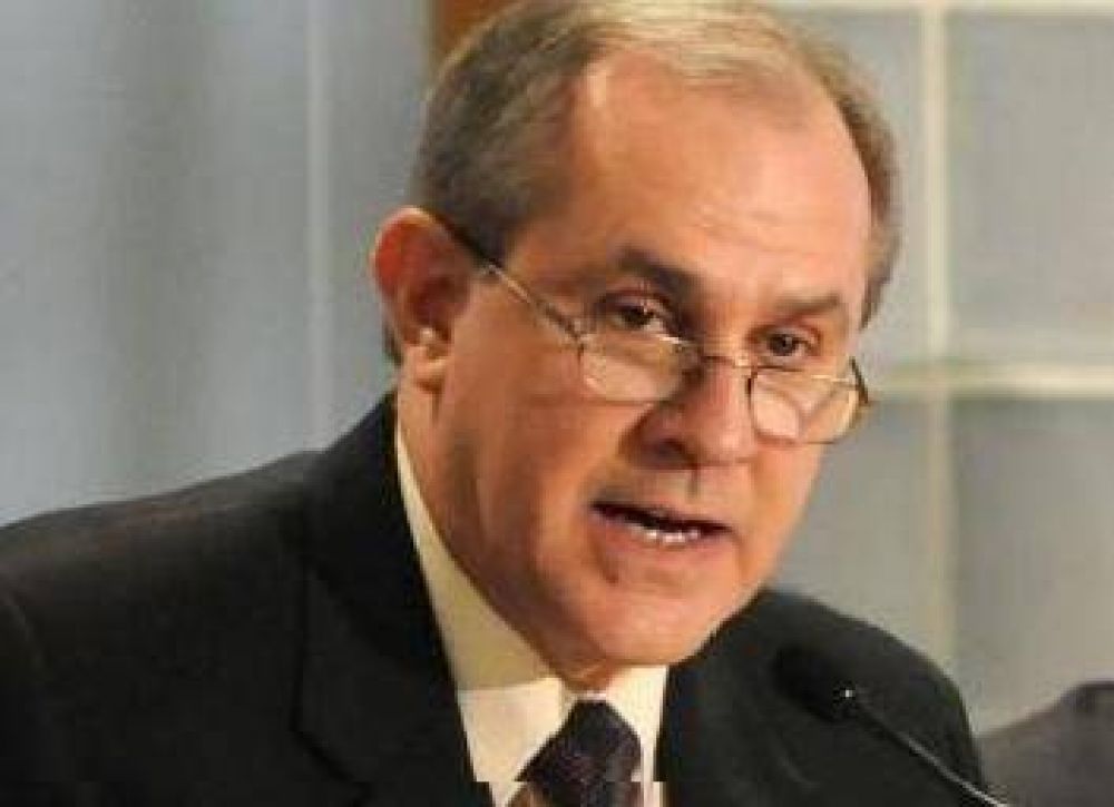 Nikisch: �En servicios esenciales y humanitarios este Gobierno ha fracasado tremendamente�