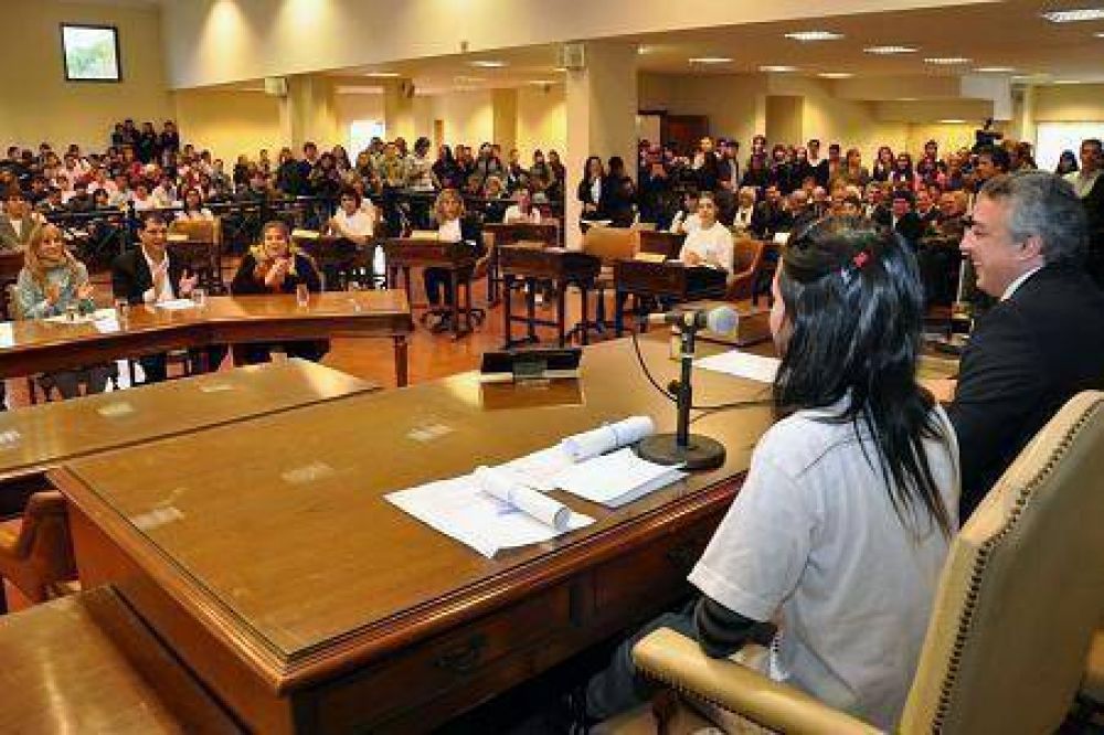 El Parlamento Juvenil de Tigre comenz� con las sesiones 2011