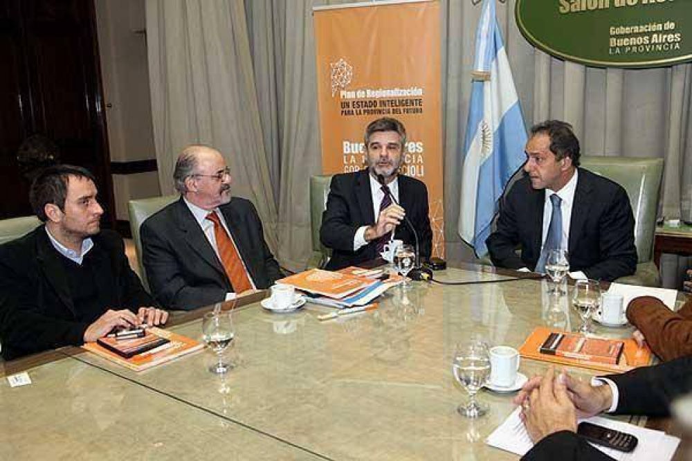 El Gobernador con Daniel Filmus - Carlos Tomada por "�rea metropolitana"
