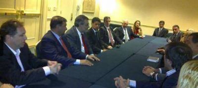 Gestion del intendente de Salta Miguel Isa para que empresarios salte�os exporten a EE.UU.