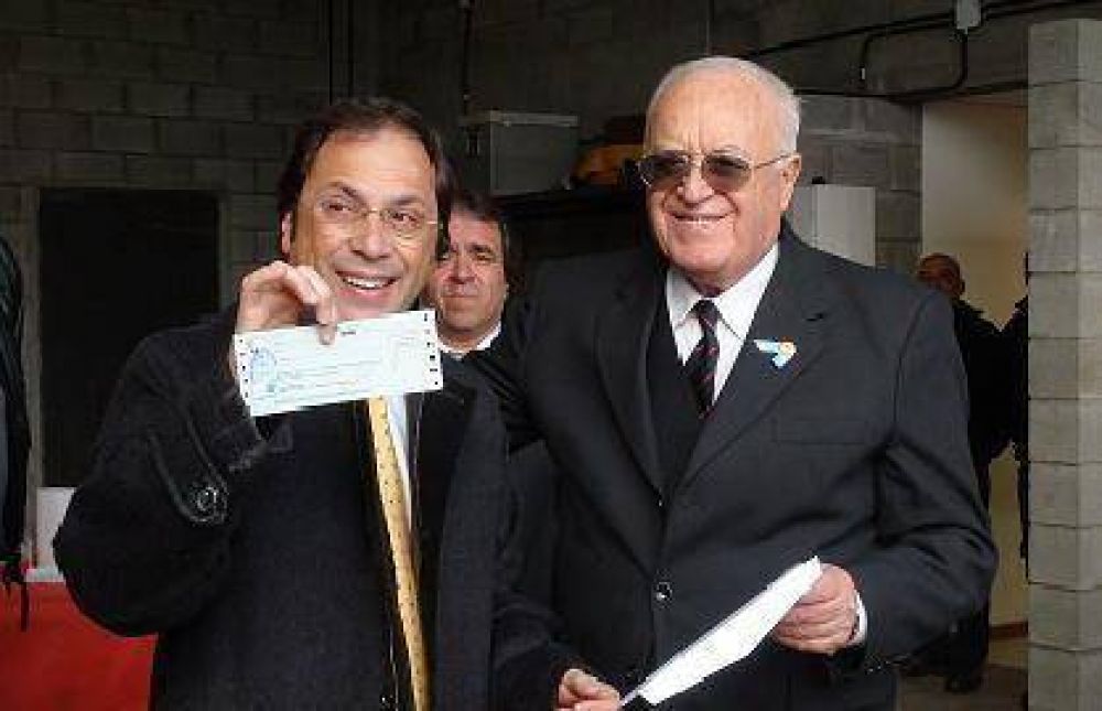 El intendente pidi� a la comunidad compromiso con los Bomberos 