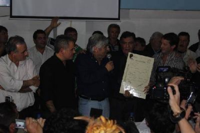 Hugo Moyano estuvo en Lomas respaldando las candidaturas de su gente en la regi�n