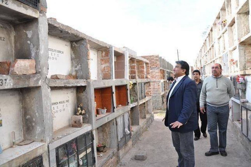 Trabajan en la construcci�n de nuevos nichos