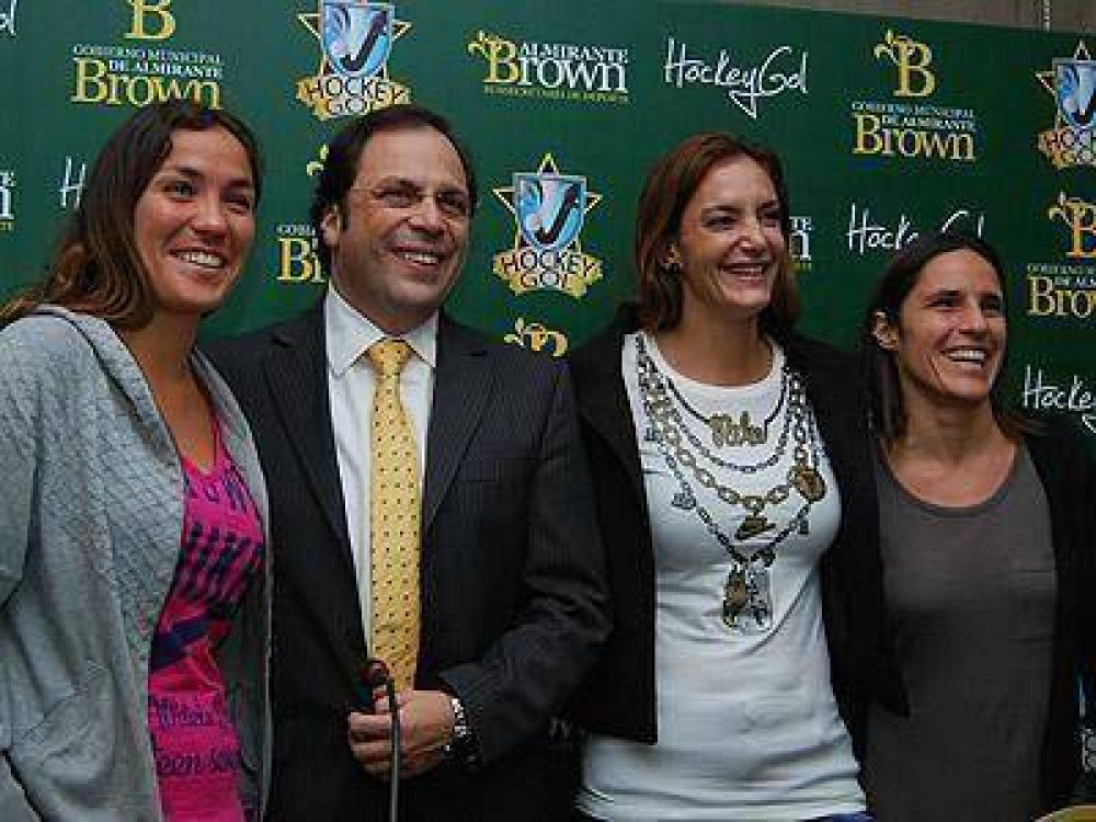 Giustozzi y Luciana Aymar presentaron el Hockey Gol