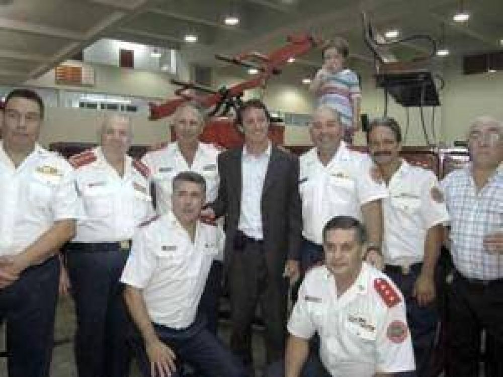 Vicente: �Ser bombero es una vocaci�n que no se puede dejar�