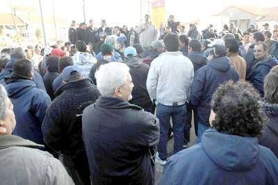 Los estibadores reanudaron parcialmente sus actividades