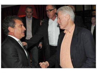 "Estas reuniones a uno le abren la cabeza", dijo Urribarri tras su encuentro con Clinton