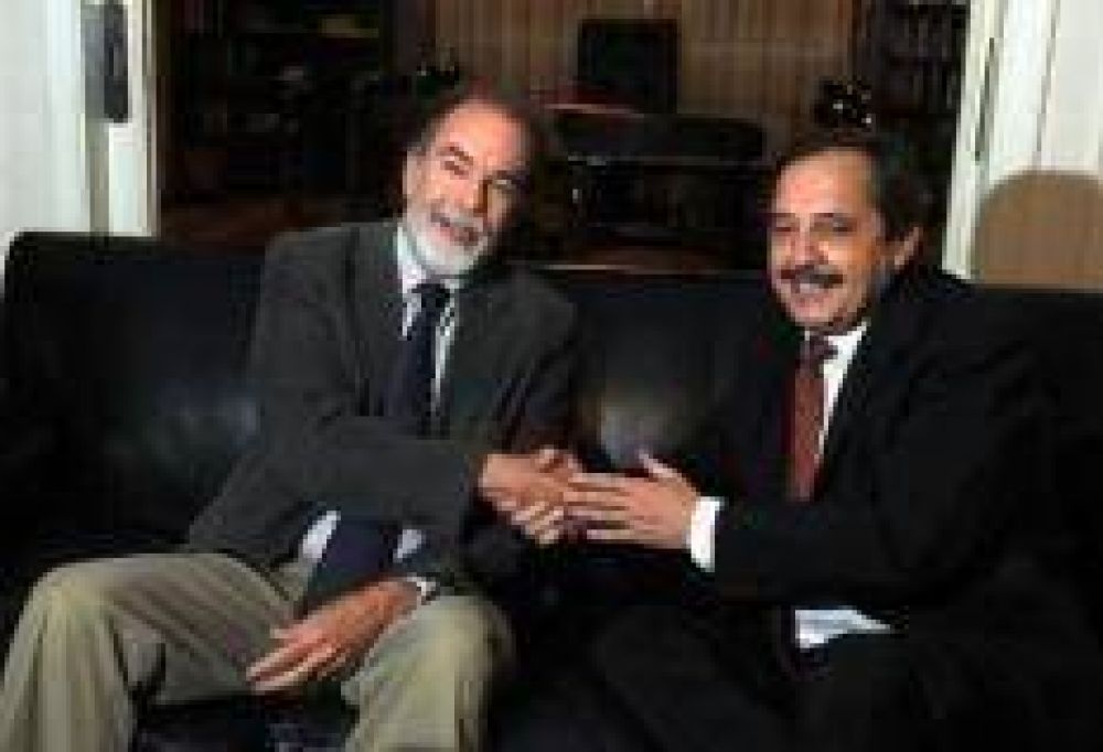 Alfons�n eligi� a Gonz�lez Fraga como candidato a vice