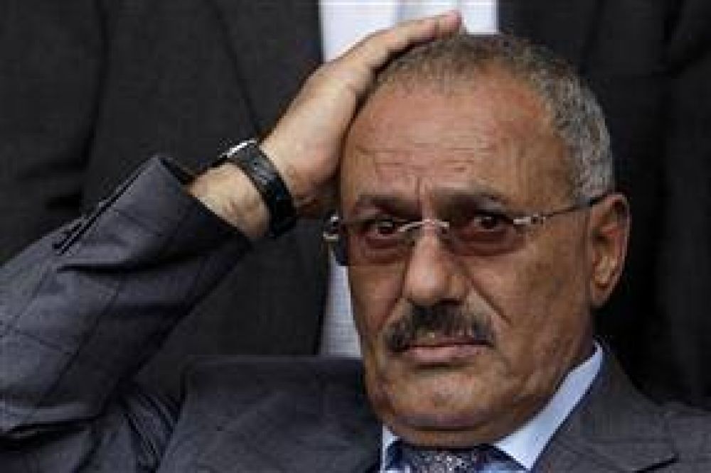 Yemen: hieren al presidente en un ataque contra el palacio