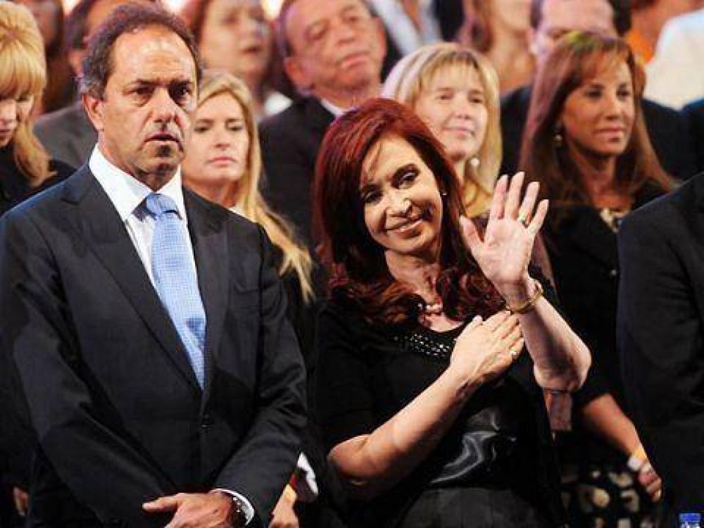 Las encuestas le sonr�en a Cristina y Scioli
