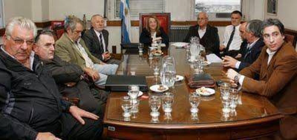 Alicia Kirchner mantuvo una reuni�n con dirigentes de la Segunda Secci�n Electoral 