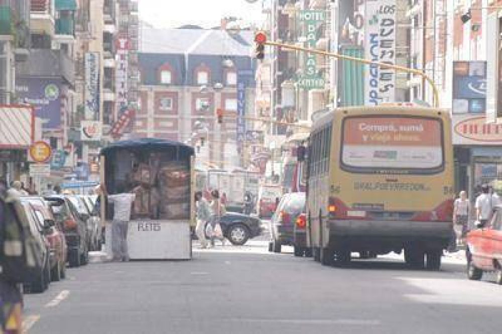 Desde la semana pr�xima estacionar en doble fila le costar� $ 2.500 al infractor