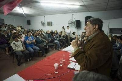 Los radicales se pasaron factura por la derrota del 13 de marzo