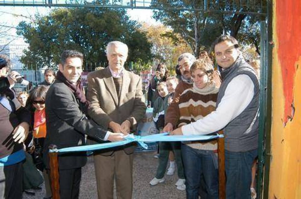 SAN MART�N - IVOSKUS INAUGUR� LA OFICINA DE RECICLADO Y EDUCACI�N AMBIENTAL EN LA PLAZA ROCA