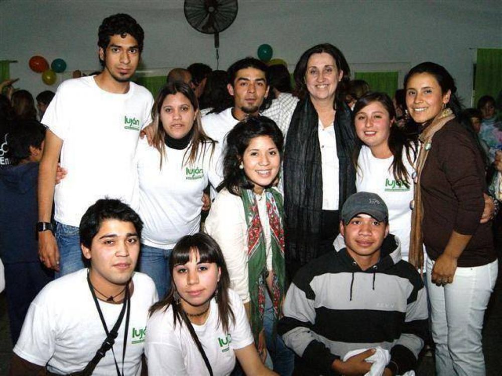 LUJ�N - EL PROGRAMA ENVI�N DEL BARRIO SAN FERMIN CELEBRO SU PRIMER A�O.