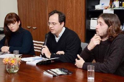 Con gran convocatoria de p�blico, se present� el libro �Contaminados�